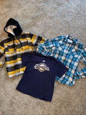 🖤 Navy Brewers Logo Tee & 2 Flannels Bundle